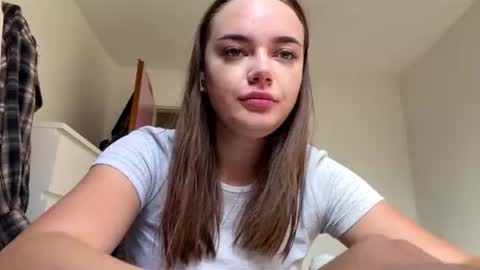 Snapshot of incredeblemira chatting on June 28, 7:25 am Mira online show from June 28, 7:25 am