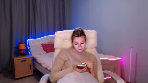 incredible_ariela online show from December 11, 3:15 pm