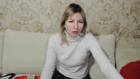 incredible_ariela online show from December 17, 1:27 pm