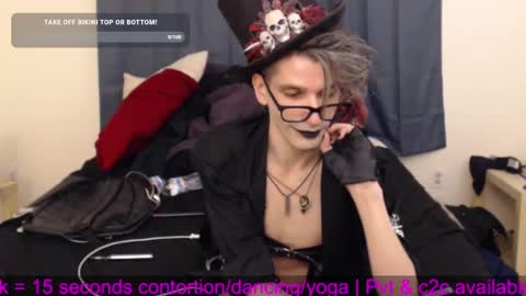 Snapshot of incubussy_x chatting on January 9, 8:34 am Incubussy X online show from January 9, 8:34 am