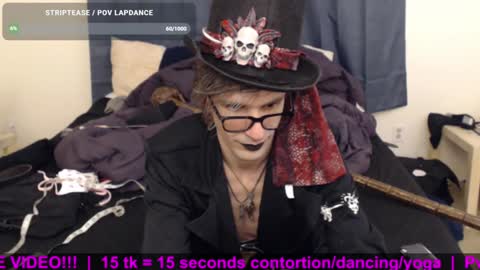 Snapshot of incubussy_x chatting on January 11, 3:02 am Incubussy X online show from January 11, 3:02 am