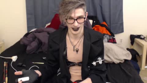 Snapshot of incubussy_x chatting on January 13, 3:12 am Incubussy X online show from January 13, 3:12 am