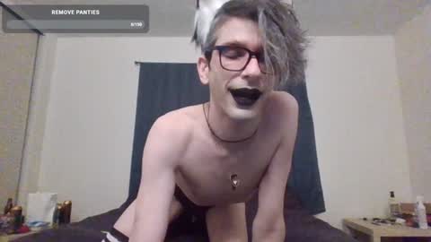 Snapshot of incubussy_x chatting on February 8, 6:54 am Incubussy X online show from February 8, 6:54 am