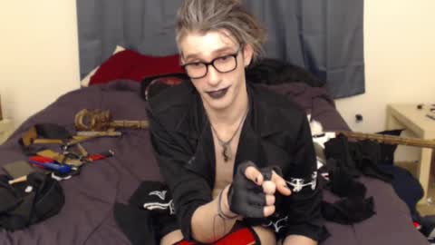 Snapshot of incubussy_x chatting on February 9, 10:42 am Incubussy X online show from February 9, 10:42 am