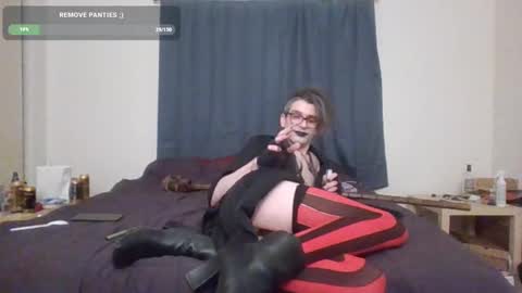 Snapshot of incubussy_x chatting on February 11, 10:59 am Incubussy X online show from February 11, 10:59 am