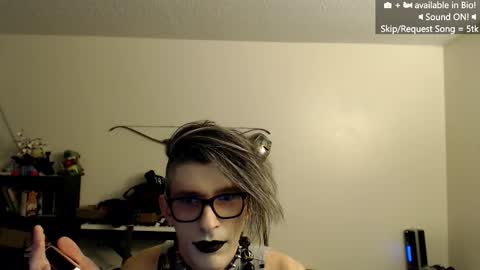 Snapshot of incubussy_x chatting on October 21, 8:37 am Incubussy X online show from October 21, 8:37 am