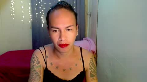 Snapshot of indaypakay_ts chatting on December 2, 5:59 am Pakay online show from December 2, 5:59 am