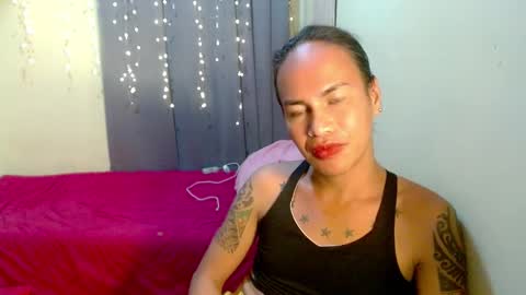 Snapshot of indaypakay_ts chatting on December 21, 5:58 am Pakay online show from December 21, 5:58 am