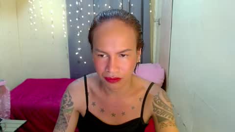 Snapshot of indaypakay_ts chatting on January 6, 5:41 am Pakay online show from January 6, 5:41 am