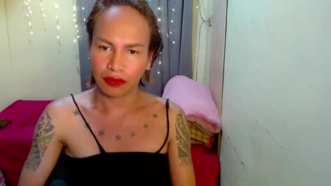 Snapshot of indaypakay_ts chatting on January 14, 5:19 am Pakay online show from January 14, 5:19 am