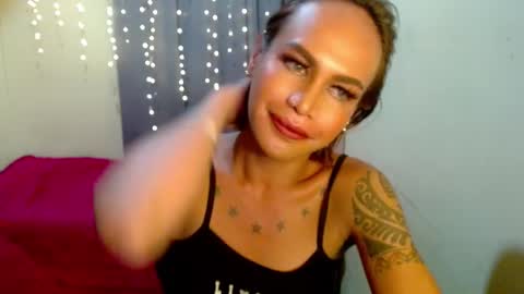 Snapshot of indaypakay_ts chatting on January 22, 6:31 am Pakay online show from January 22, 6:31 am