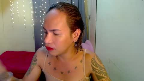Snapshot of indaypakay_ts chatting on January 23, 2:55 am Pakay online show from January 23, 2:55 am