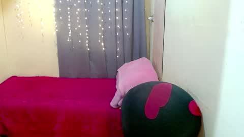 Snapshot of indaypakay_ts chatting on January 27, 9:23 am Pakay online show from January 27, 9:23 am