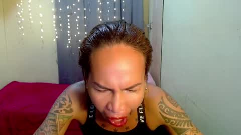 Snapshot of indaypakay_ts chatting on January 31, 7:39 am Pakay online show from January 31, 7:39 am