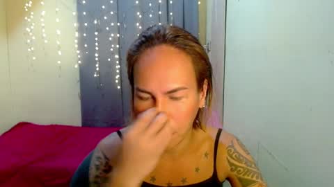 Snapshot of indaypakay_ts chatting on February 4, 3:54 am Pakay online show from February 4, 3:54 am
