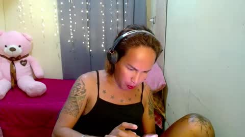 Snapshot of indaypakay_ts chatting on February 7, 5:20 am Pakay online show from February 7, 5:20 am