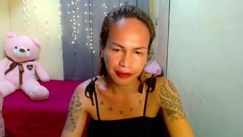 Snapshot of indaypakay_ts chatting on February 12, 7:02 pm Pakay online show from February 12, 7:02 pm
