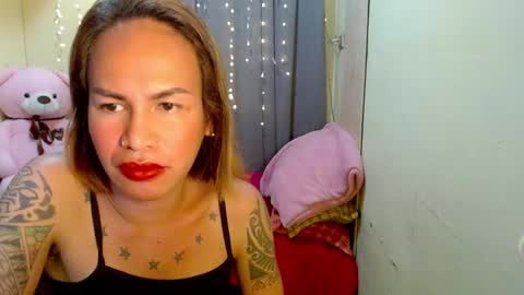 Snapshot of indaypakay_ts chatting on February 20, 8:06 am Pakay online show from February 20, 8:06 am