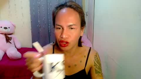 Snapshot of indaypakay_ts chatting on February 27, 5:34 am Pakay online show from February 27, 5:34 am