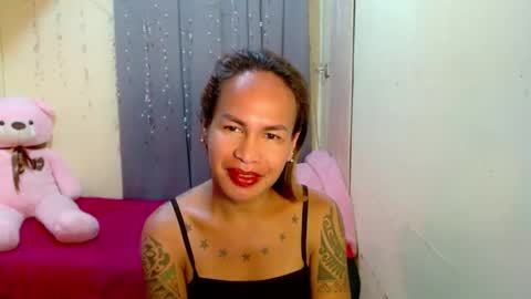 Snapshot of indaypakay_ts chatting on March 3, 6:15 am Pakay online show from March 3, 6:15 am