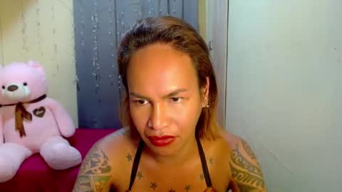 Snapshot of indaypakay_ts chatting on March 4, 6:37 am Pakay online show from March 4, 6:37 am