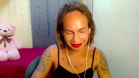 Snapshot of indaypakay_ts chatting on March 12, 8:41 am Pakay online show from March 12, 8:41 am