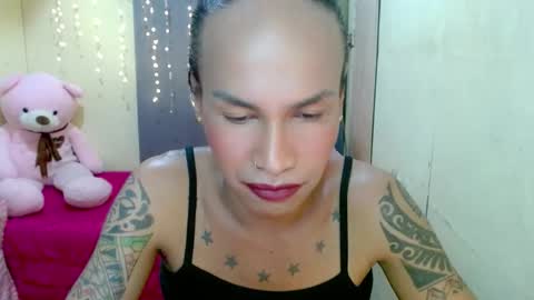 Snapshot of indaypakay_ts chatting on September 11, 6:57 am Pakay online show from September 11, 6:57 am