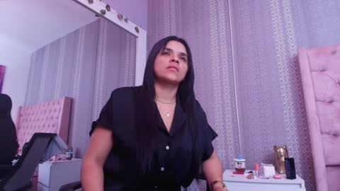 Snapshot of indi_catalina chatting on January 20, 11:45 am Indi Catalina online show from January 20, 11:45 am