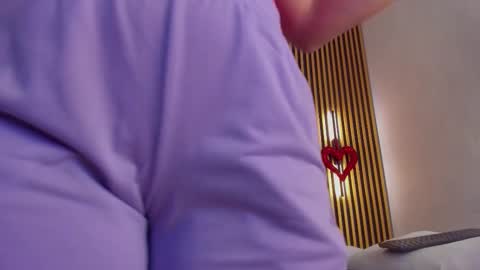 Snapshot of indi_catalina chatting on March 7, 1:08 pm Indi Catalina online show from March 7, 1:08 pm