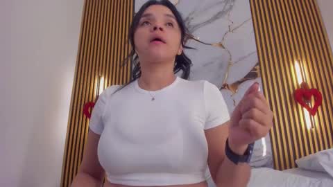 Snapshot of indi_catalina chatting on March 17, 12:08 pm Indi Catalina online show from March 17, 12:08 pm