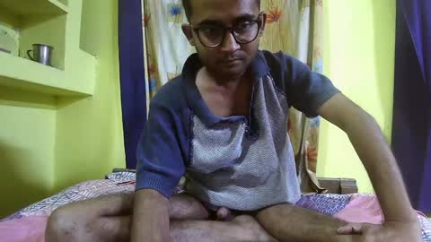 Snapshot of indiancumking chatting on December 13, 9:24 am inindiancumking online show from December 13, 9:24 am