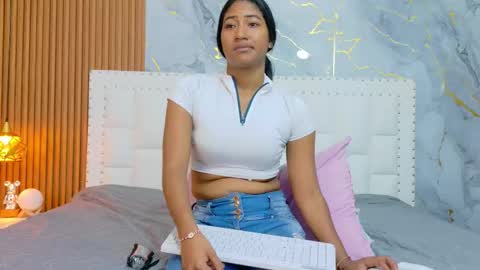 LITTLE AINHOA  online show from February 24, 8:29 pm
