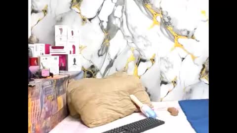 Snapshot of indiandesire4u69 chatting on May 8, 4:29 am Lia online show from May 8, 4:29 am