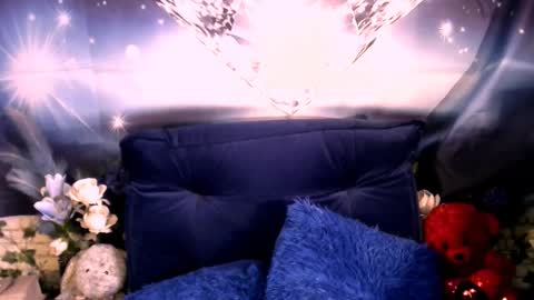 Lucy online show from December 16, 6:40 am