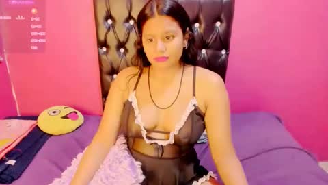 Snapshot of indianflame chatting on December 17, 11:39 am PARADISEQUEEN online show from December 17, 11:39 am