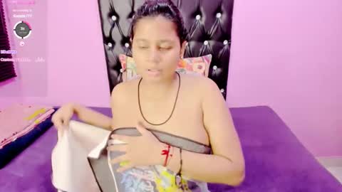 Snapshot of indianflame chatting on January 4, 4:23 am PARADISEQUEEN online show from January 4, 4:23 am