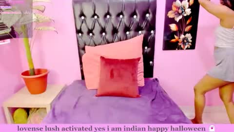 Snapshot of indianflame chatting on November 11, 7:52 am PARADISEQUEEN online show from November 11, 7:52 am