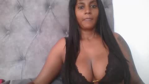 Snapshot of indianjasmin chatting on December 3, 4:47 am priya online show from December 3, 4:47 am