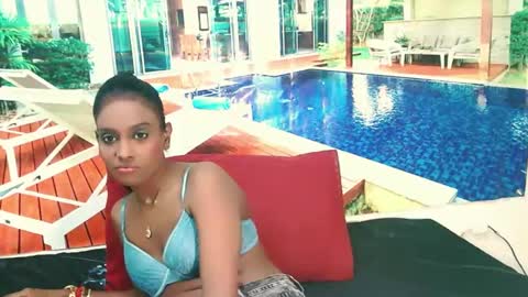 Leah online show from December 2, 4:42 am