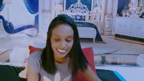 Leah online show from December 5, 5:04 am