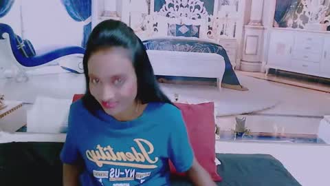 Leah online show from December 6, 4:36 am
