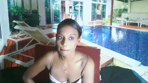 Leah online show from December 11, 5:48 pm