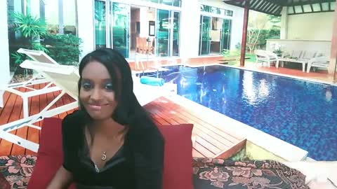 Leah online show from December 13, 5:32 pm