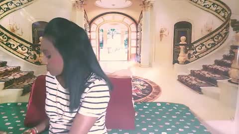 Leah online show from December 28, 5:14 pm
