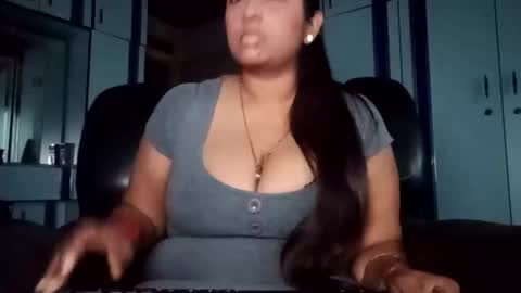 Indianpalgal69 online show from September 19, 3:02 pm