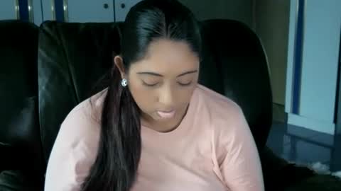 Indianpalgal69 online show from September 23, 6:16 am