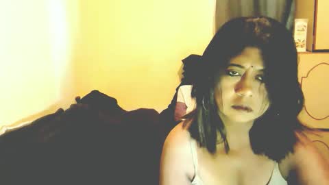 indianpleasures21 online show from April 2, 4:54 am