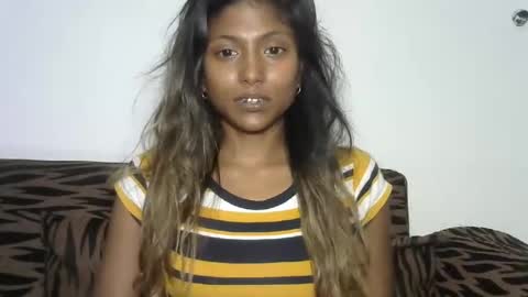 indianqtpie6 online show from December 10, 6:38 pm