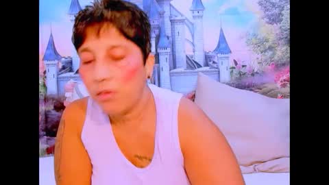 Snapshot of indianroxy07 chatting on February 6, 7:02 am roxy online show from February 6, 7:02 am