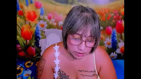 indianroxy27 online show from March 13, 6:36 pm